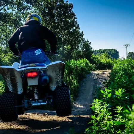 ゲストハウス U Bobiho 3*